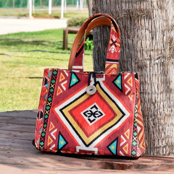 Sac moderne avec une touche berbère